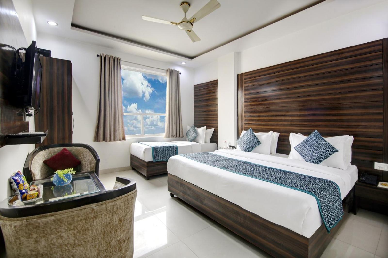 Hotel Devrana Delhi Airport Új-Delhi Kültér fotó