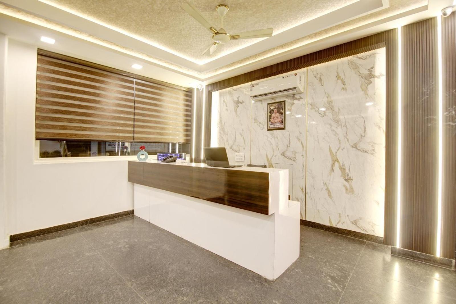 Hotel Devrana Delhi Airport Új-Delhi Kültér fotó