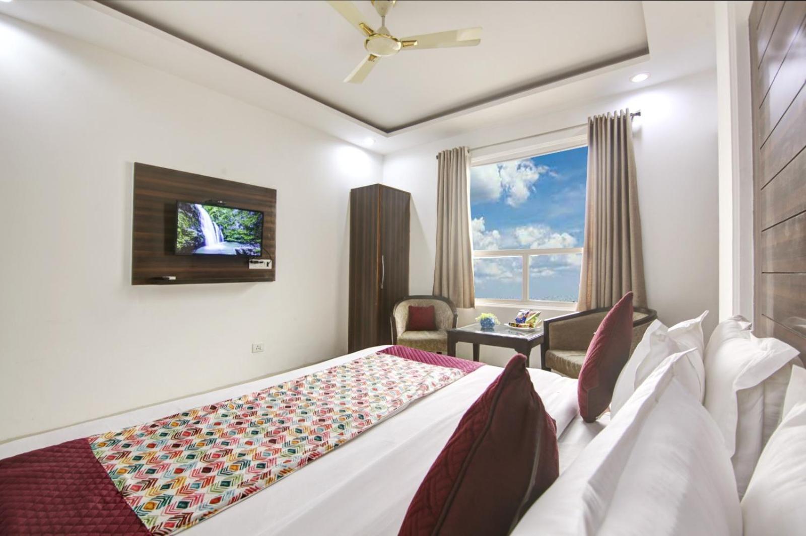 Hotel Devrana Delhi Airport Új-Delhi Kültér fotó