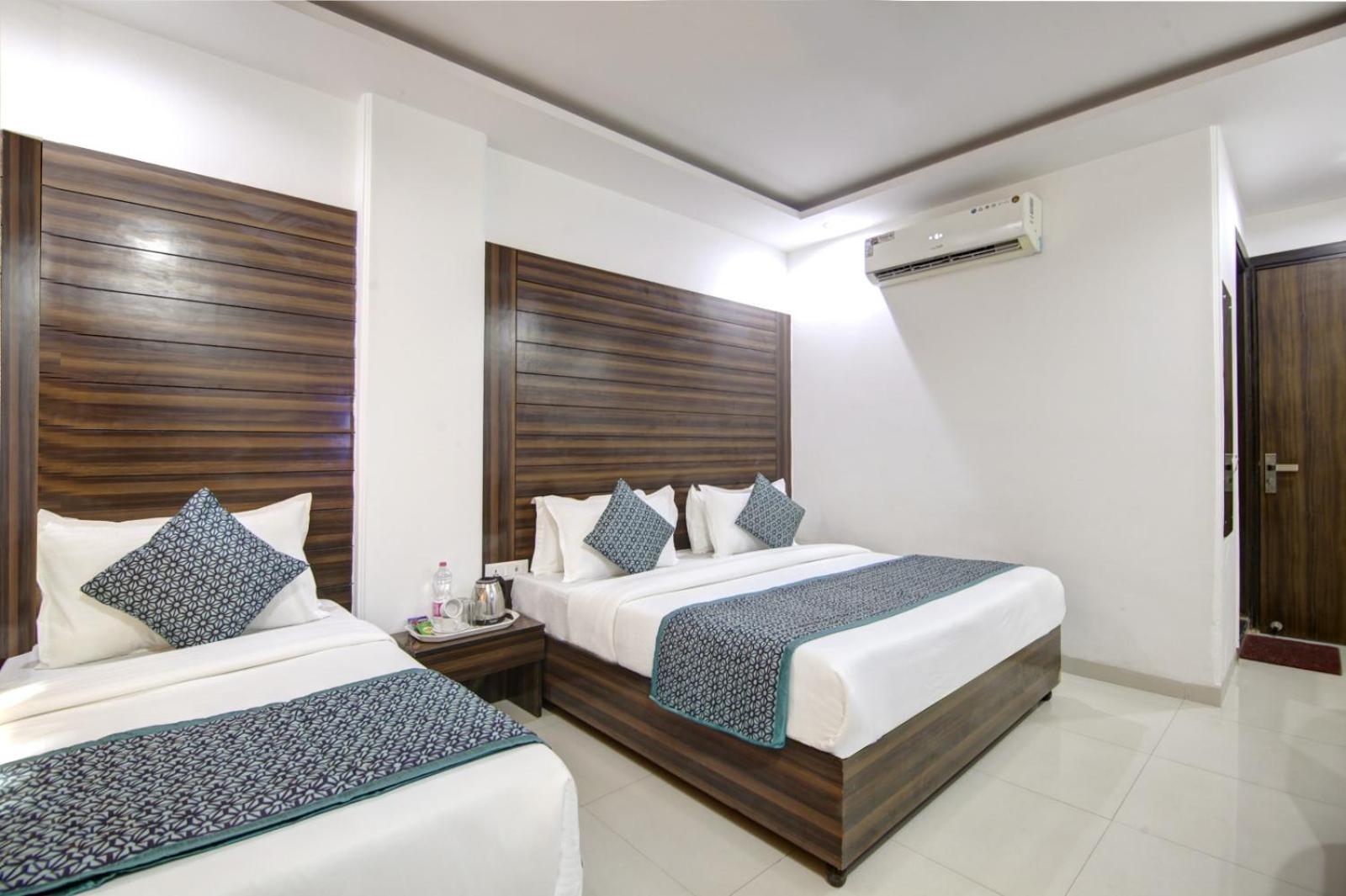 Hotel Devrana Delhi Airport Új-Delhi Kültér fotó