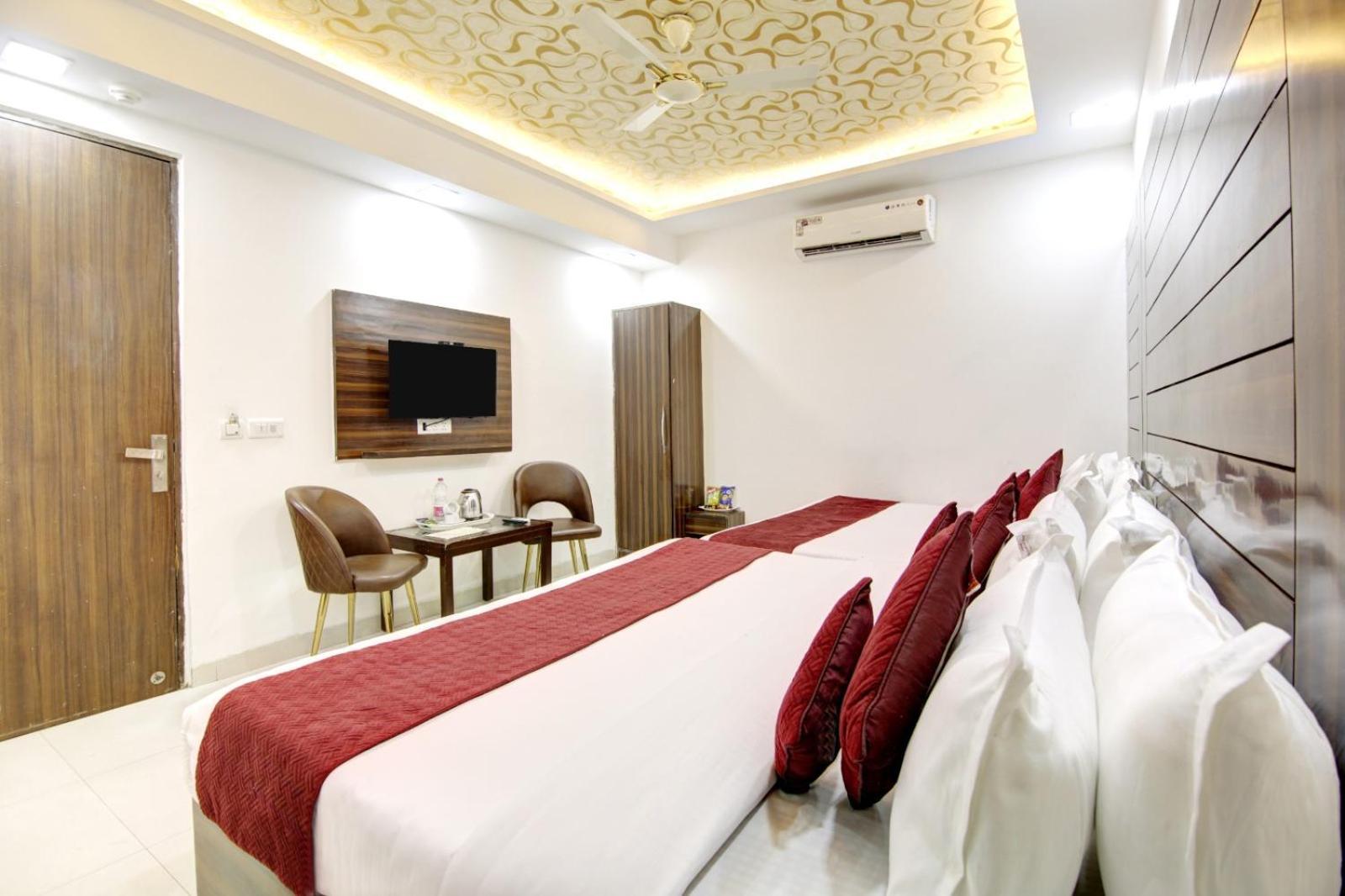 Hotel Devrana Delhi Airport Új-Delhi Kültér fotó